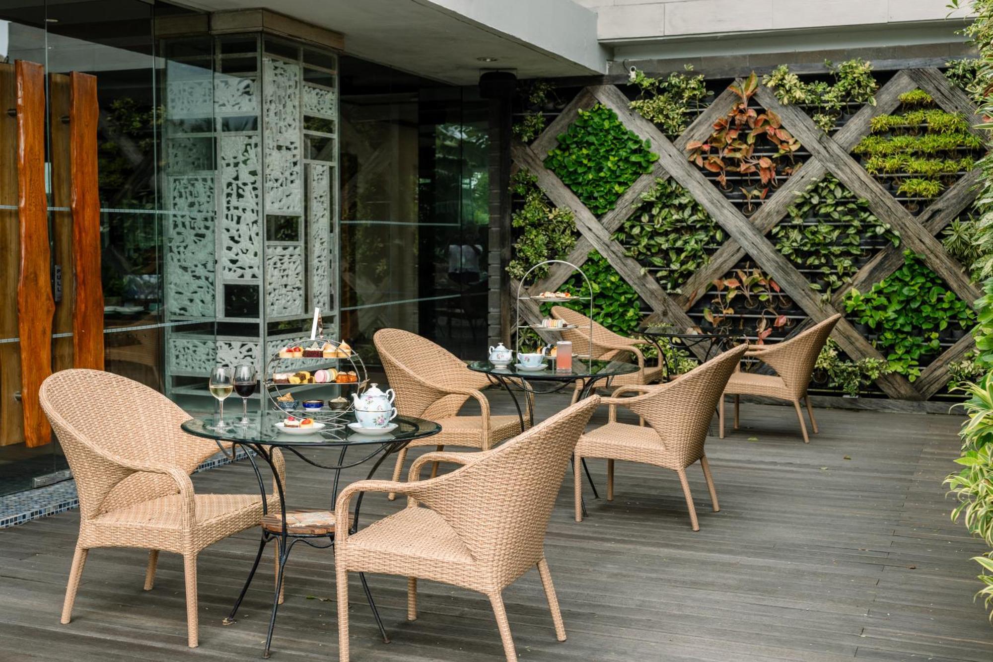 Bali Mandira Beach Resort & Spa Legian Exterior foto The Tea Lounge